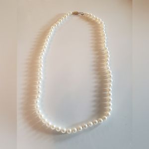 FIC "Finest In Cut" 18" Cultured Freshwater Pearls w/ 14kt YG clasp.  FF 159